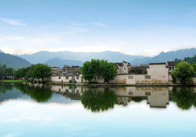 画里宏村 极尽依山抱水柔媚之态